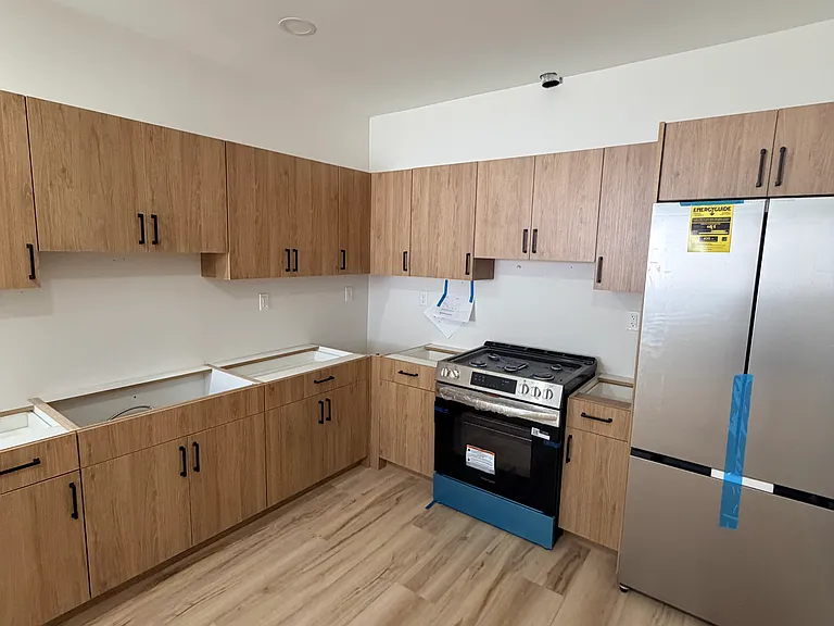 44 Warner St #A6 — Photo 1