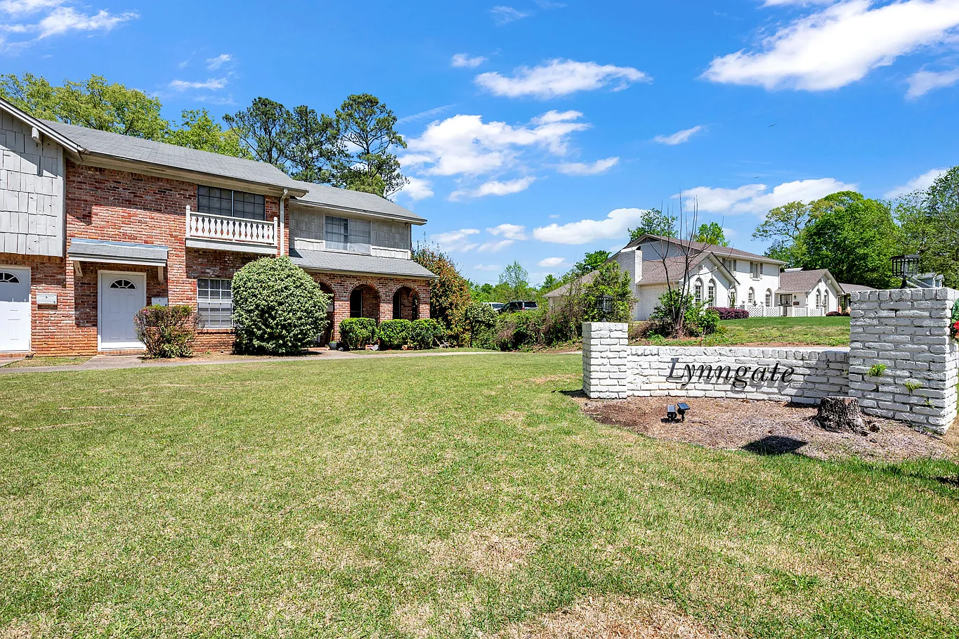 2 bed, 1.5 bath, 1050 sqft, $1,300 — Photo 3
