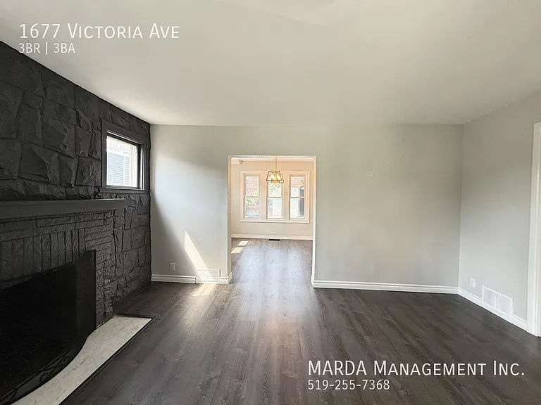 1677 Victoria Ave — Photo 7