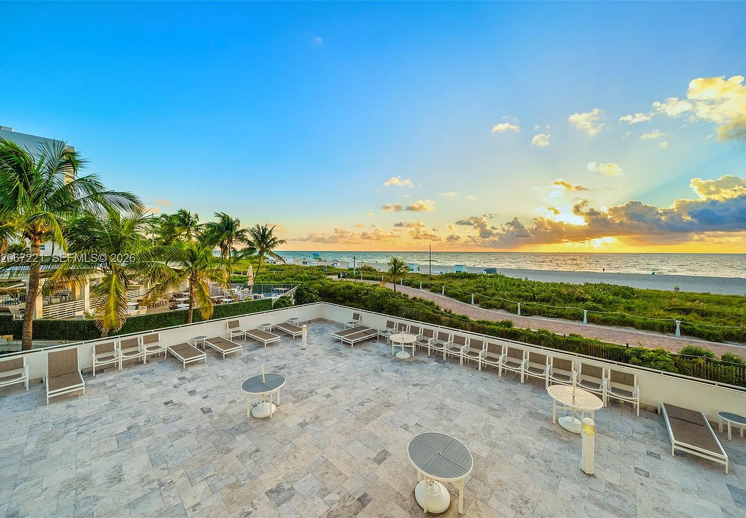 The Presidential Condo — Photo 4