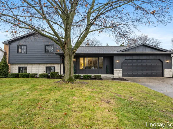 5899 Pinetree Ave SE, Kentwood, MI 49508