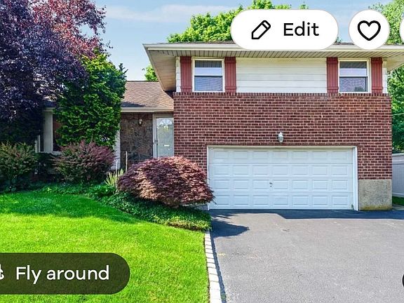 3rd image of 11 Birchwood Park Dr