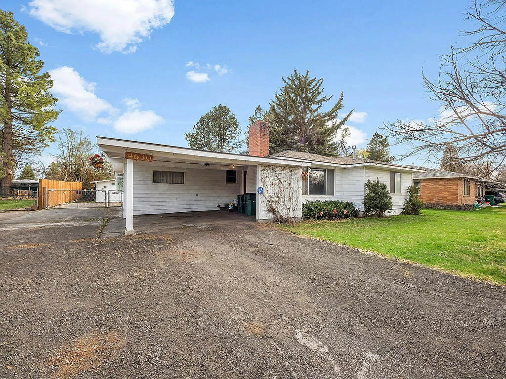 4630 Clinton Ave photo 1