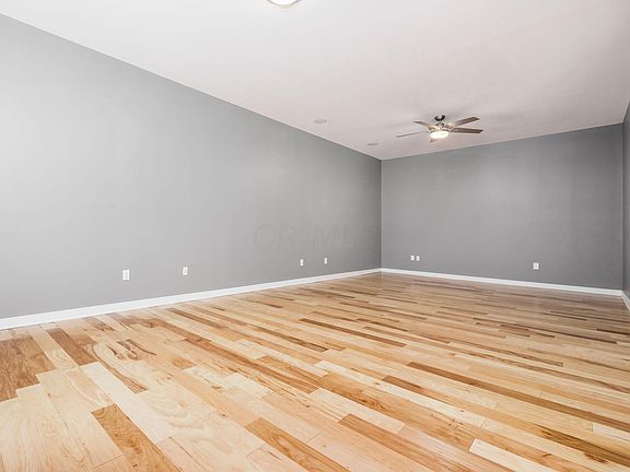 3rd image of 251 Daniel Burnham Sq #Townhouse 253