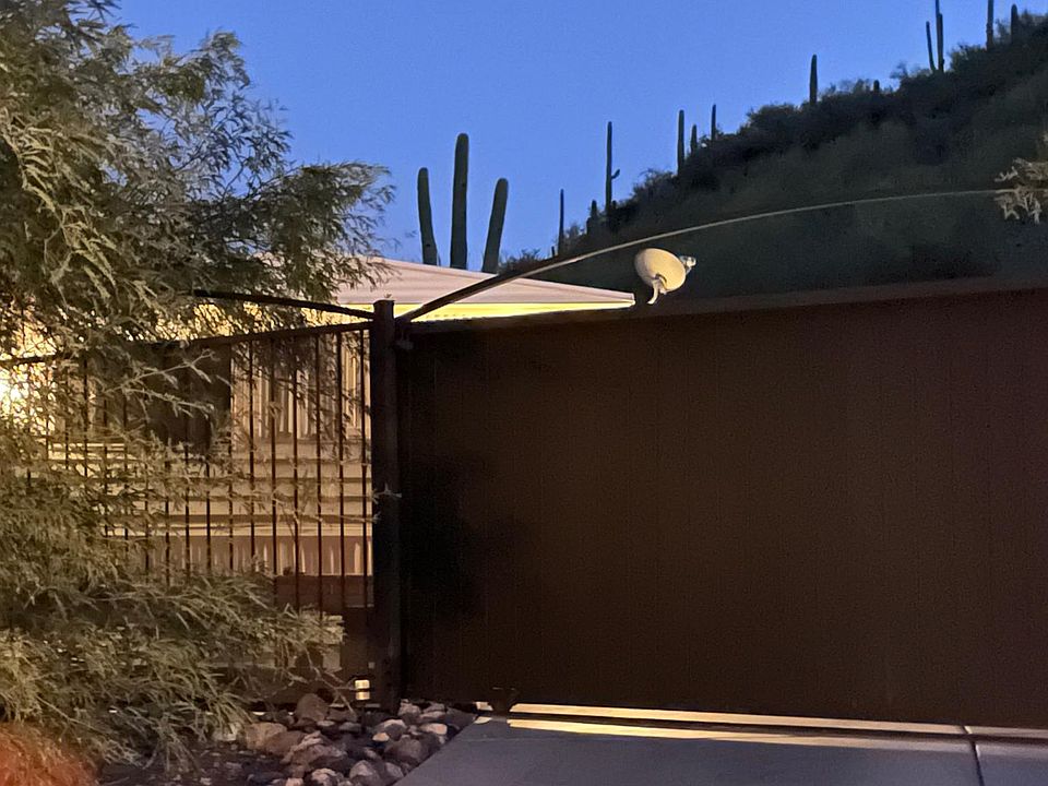 1st image of 2415 W Irvington Pl