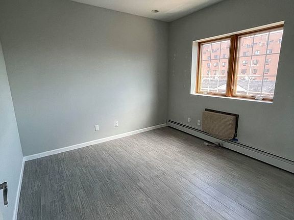 3rd image of 31-78 30th St #4