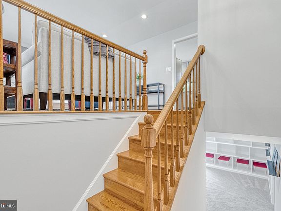 4th image of 8909 Moreland Ln