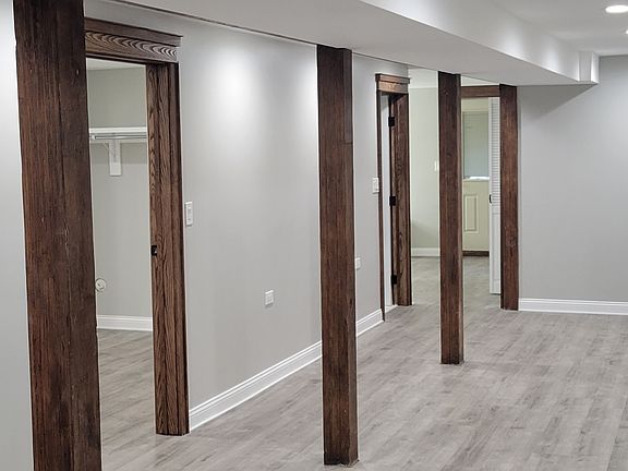 3rd image of 4515 S Emerald Ave #1