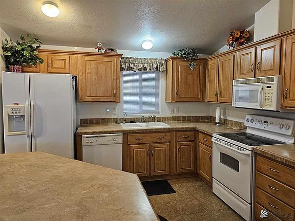 5th image of 10470 S Summer Ave