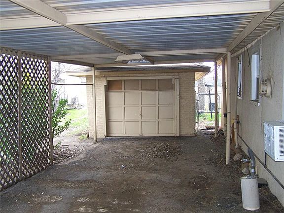 3rd image of 105 Cordell St