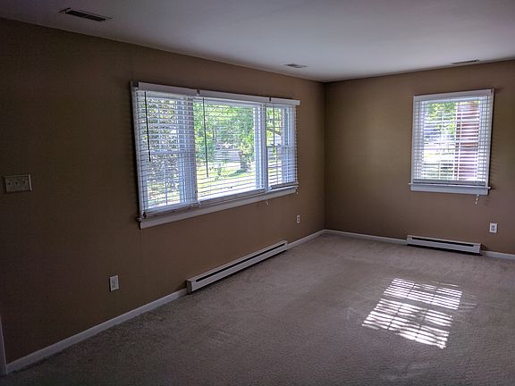 3rd image of 810 Sibley Ave