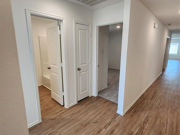 3rd image of 1511 Twilight Green Dr