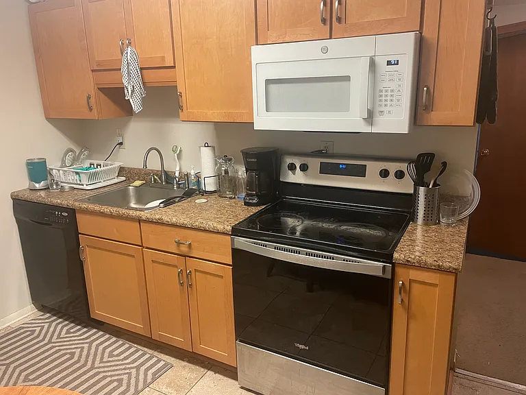 2410 Jane St #2F — Photo 12