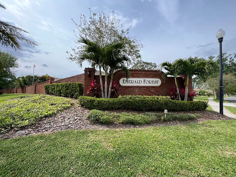 10008 Canopy Tree Ct — Photo 16