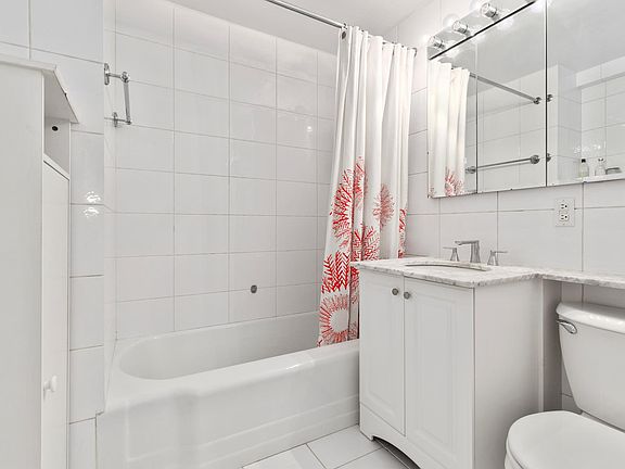 5th image of 181 E 73rd St APT 19A