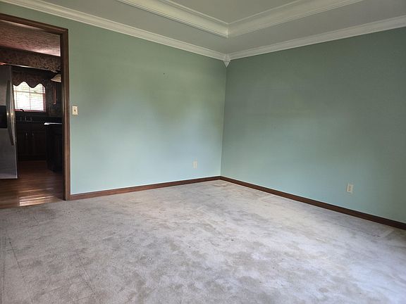 5th image of 209 Briarwood Trce