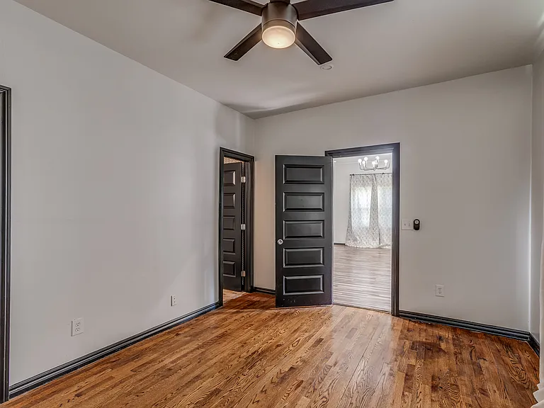 1521 N Blackwelder Ave — Photo 29