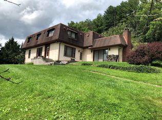 693 Perdue Hollow Rd, Bluefield, WV 24701