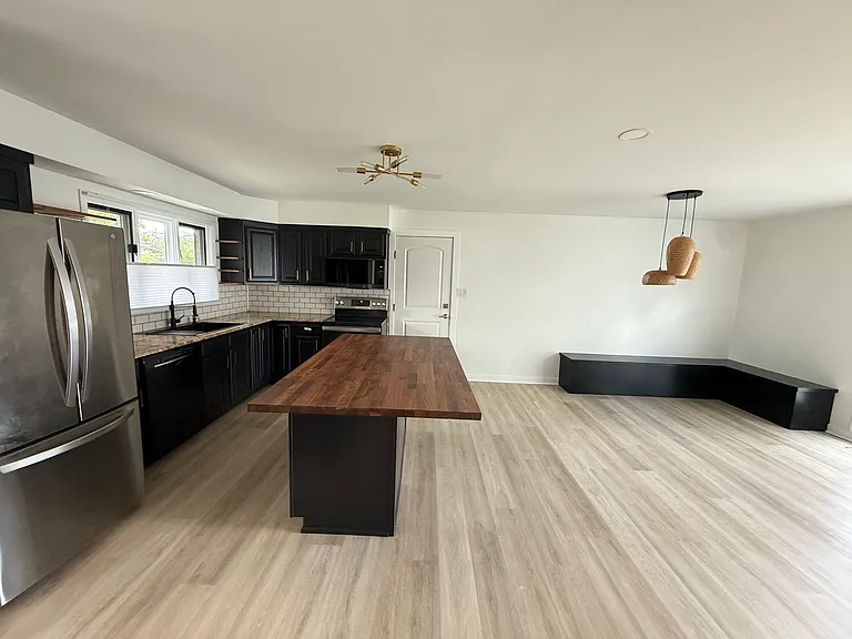 2305 N Williamsburg St — Photo 8