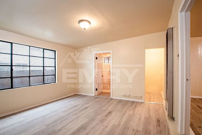1125 S Evergreen Ave — Photo 6