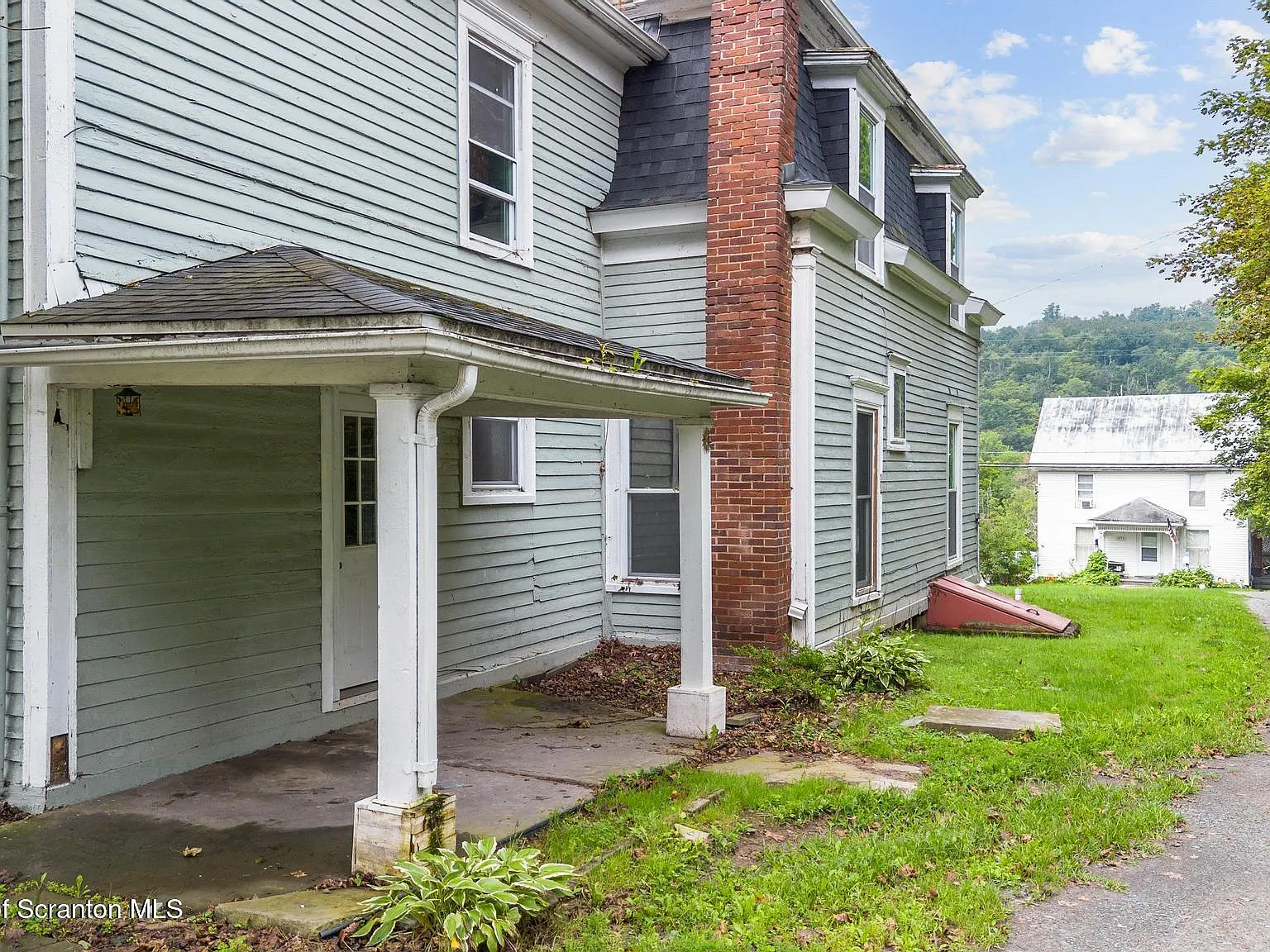 3 bed, 1.0 bath, 920 sqft, $1,195 — Photo 2