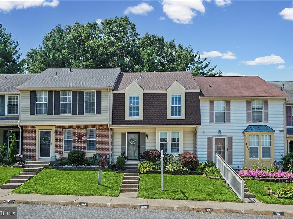 1st image of 1109 Oakwood Ln