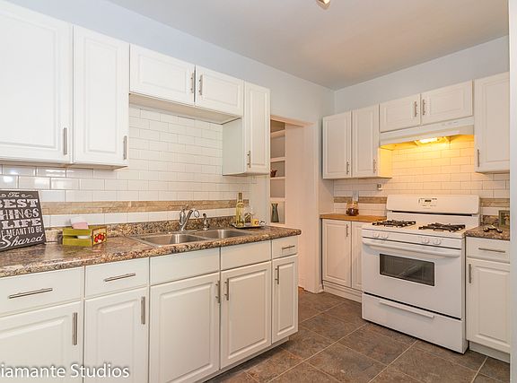 5th image of 925 25th Ave