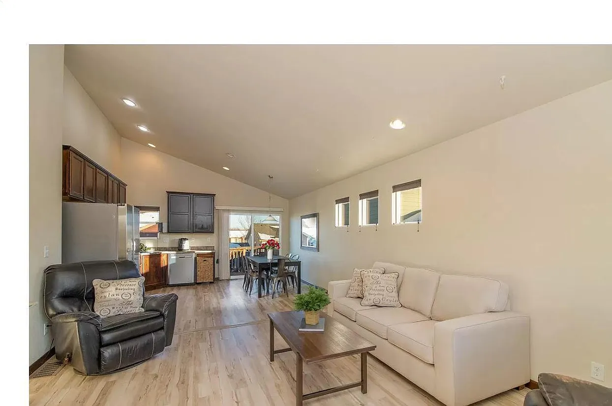 998 Delphinus Pl — Photo 4
