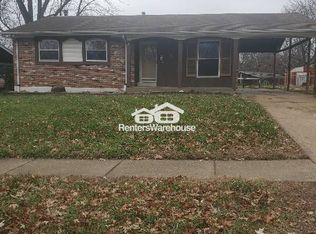 1658 Oliveto Ln, Hazelwood, MO 63042