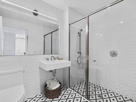 5th image of 955 Sterling Pl #501