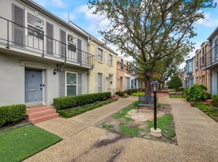 9842 Valley Meadow Ct, Dallas, TX 75220