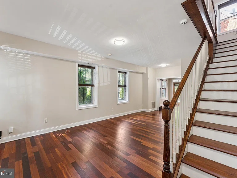 2911 Sherman Ave NW — Photo 3