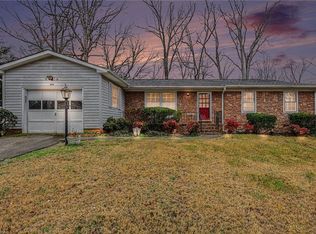 409 W Montcastle Dr, Greensboro, NC 27406