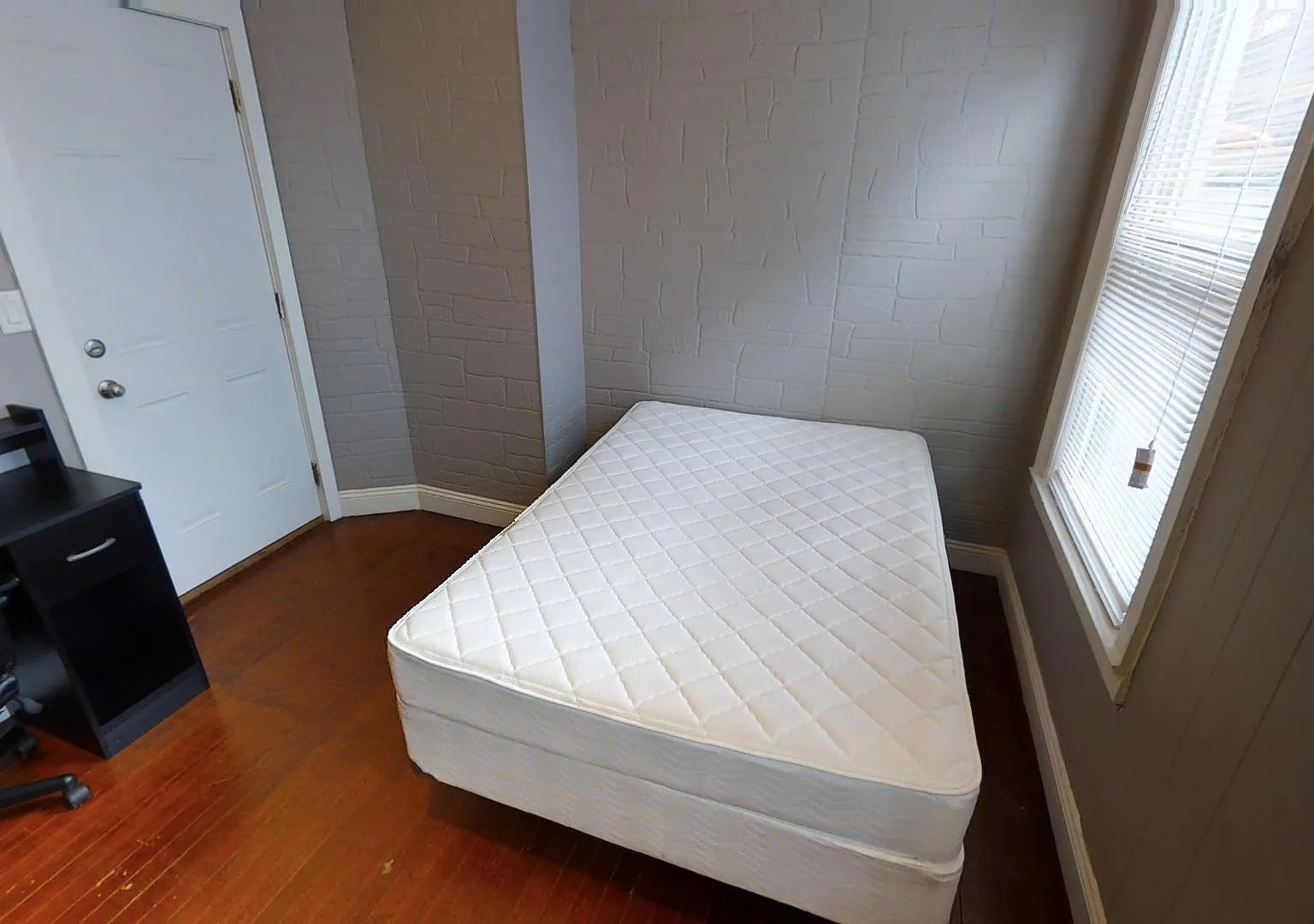 Studio, $1,150 — Photo 2
