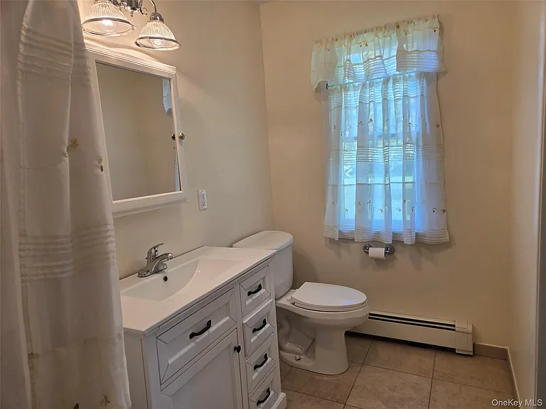 2758 N Cedar Ave — Photo 15