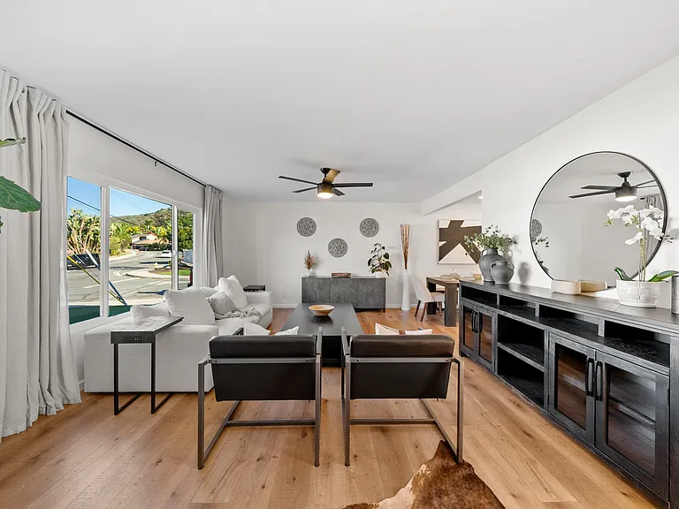 7404 Margerum Ave — Photo 10