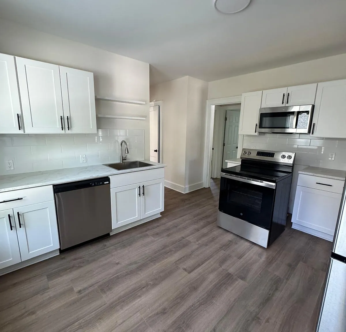 2 bed, $2,000 — Photo 3