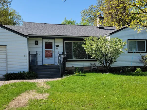 2211 E Eight Mile Rd, Grosse Pointe Woods, MI 48236