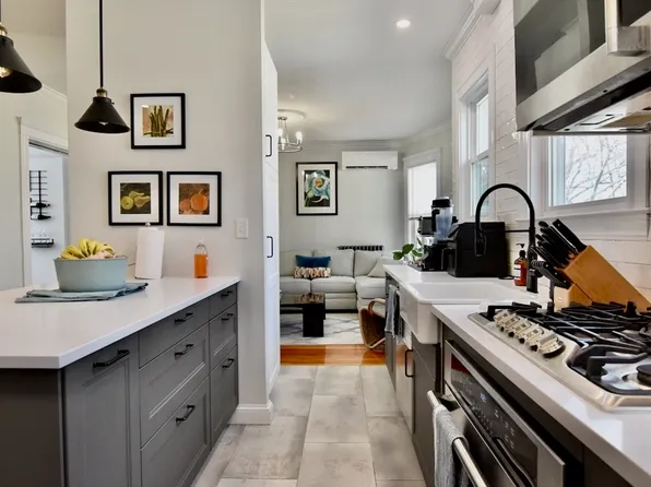 14 Castle Rock St #14, Dorchester, MA 02125