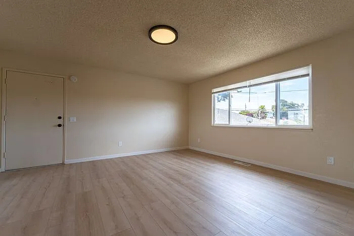 1185 Amador Ave #B — Photo 13