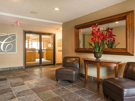 2nd image of 2220 E Franklin Ave #303