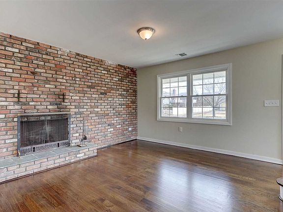 4th image of 55 Macdonald Ave
