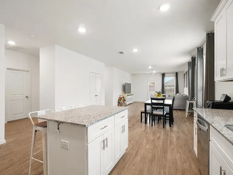 8218 Wave Arbor Dr — Photo 5