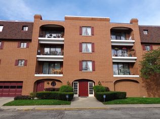 430 Lake View Ave APT 3A, Highwood, IL 60040