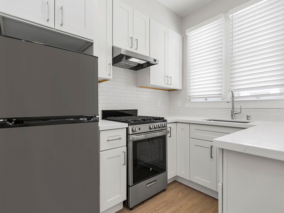 1st image of 3809 20th St #205