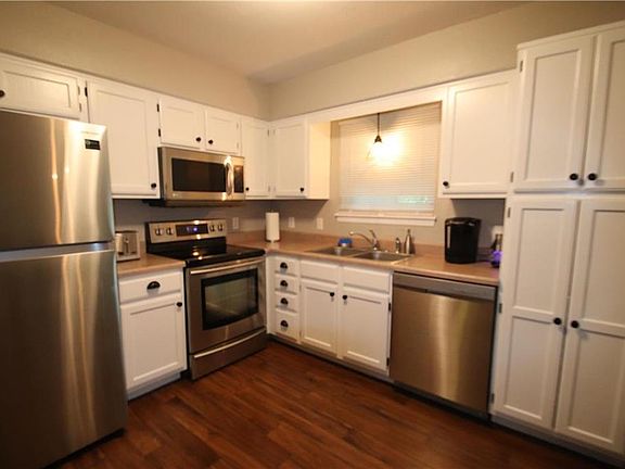 5th image of 6064 NE Moonstone Dr