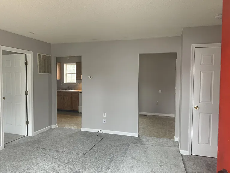 70 Leslie Ln #1 — Photo 3
