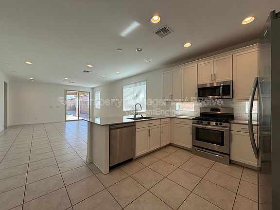 3rd image of 6324 W Warner St