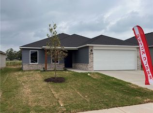 1728 Pittman St, Gentry, AR 72734