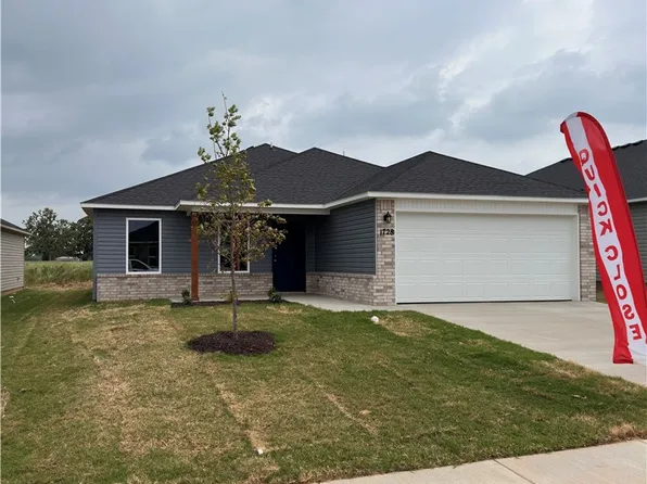 1728 Pittman St, Gentry, AR 72734